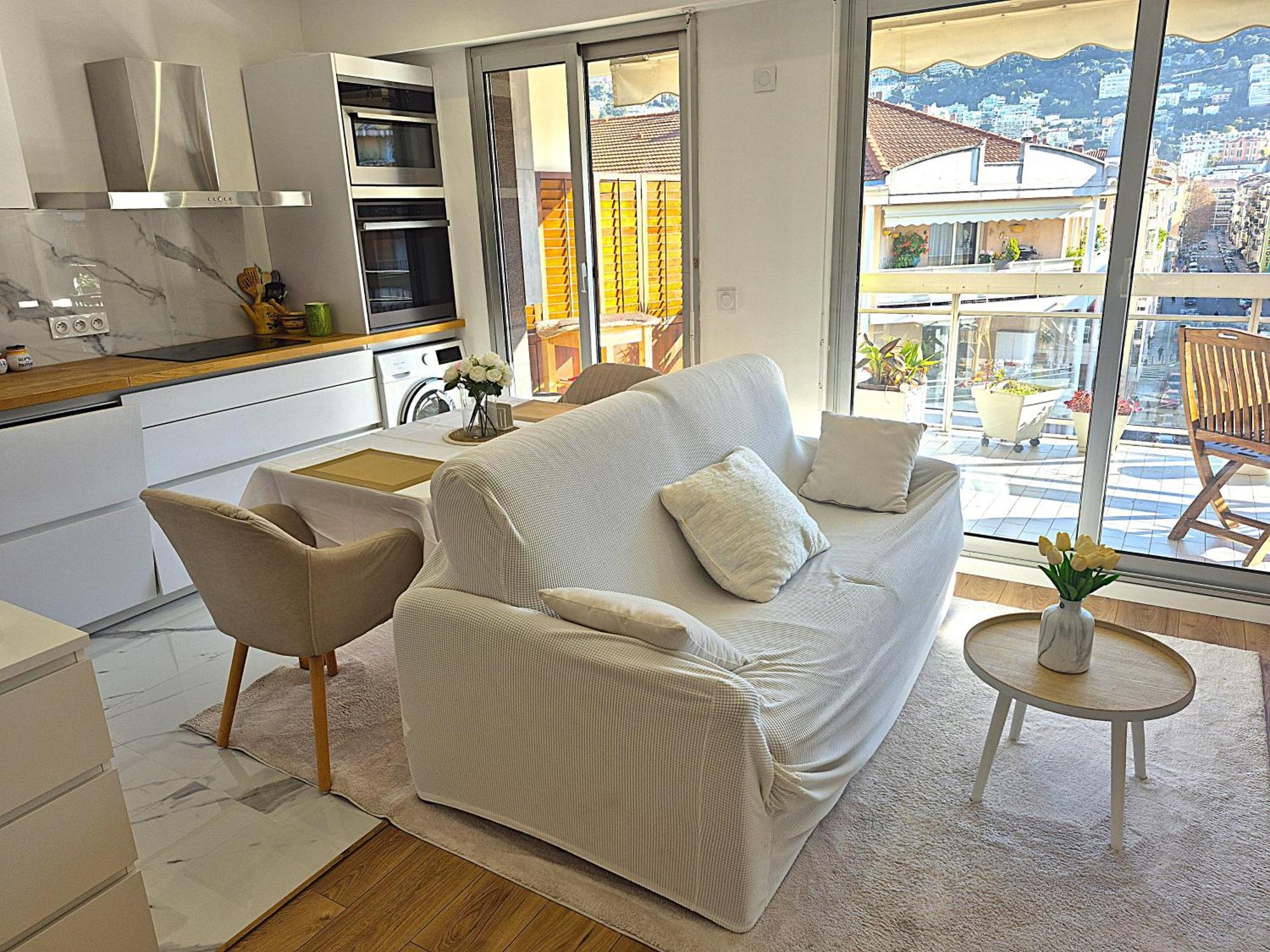 Superbe Luxueux Spacieux 50 M2 Port Appartement Nice