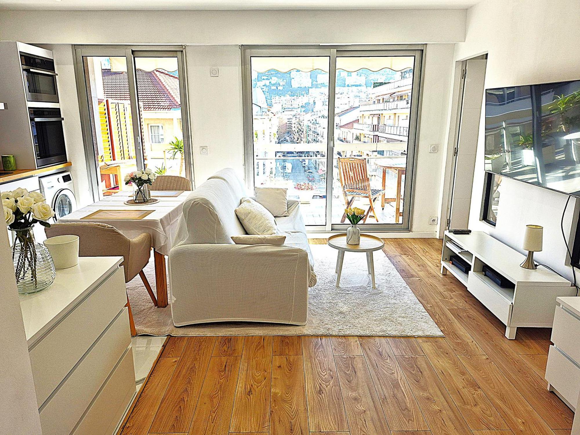 Superbe Luxueux Spacieux 50 M2 Port Appartement Nice