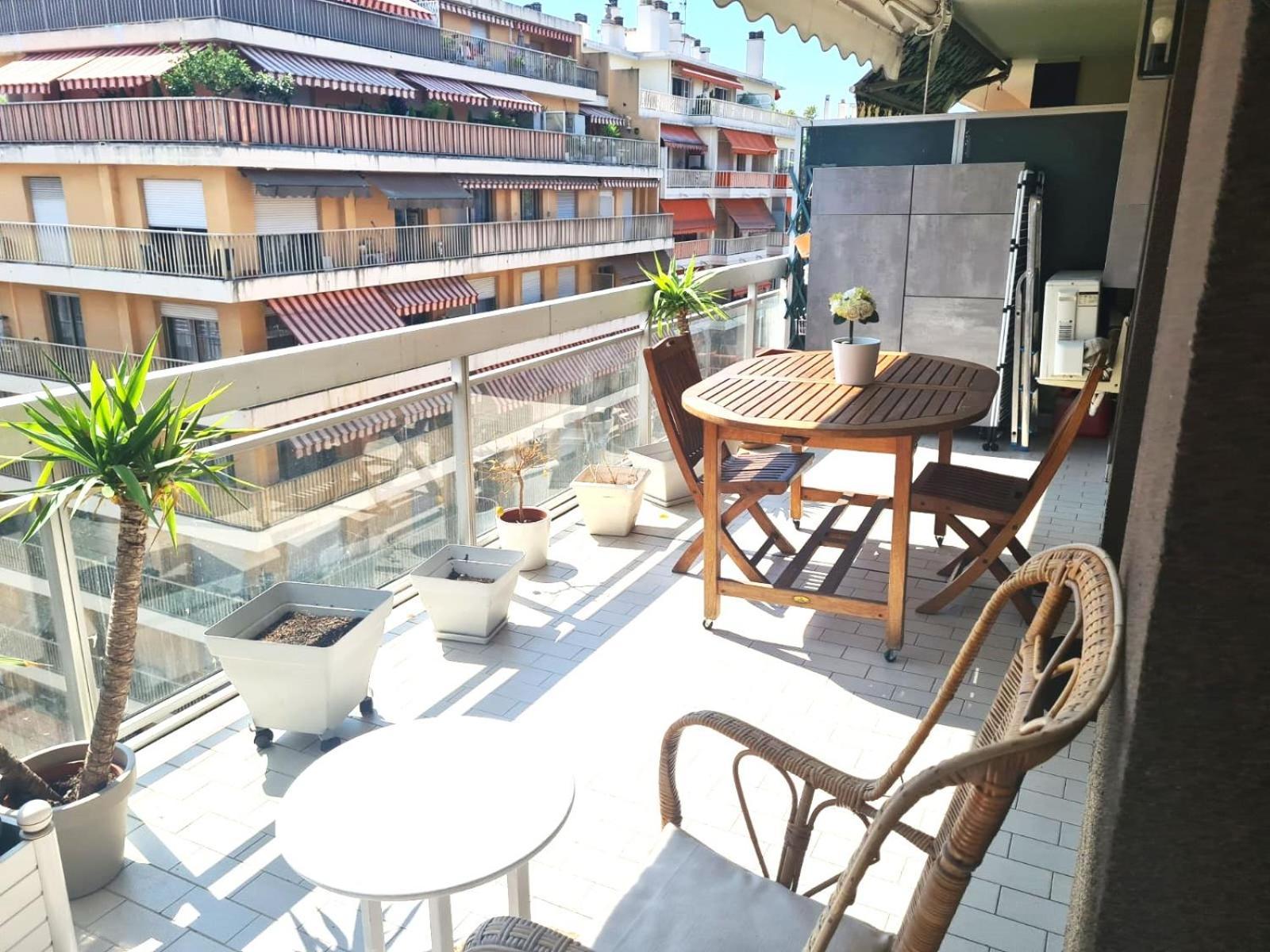 Superbe Luxueux Spacieux 50 M2 Port Appartement